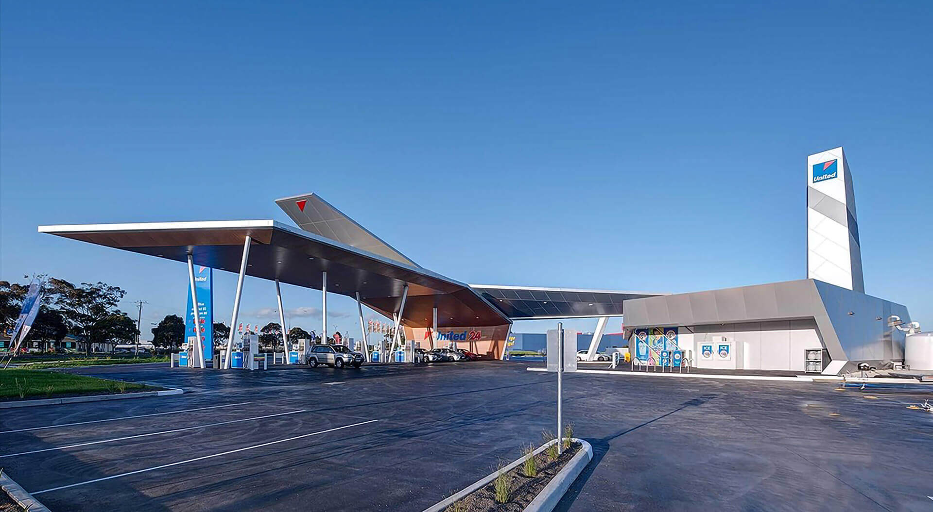 United 24 Petrol Forecourt Benchmark, Innovative Architecture, Canopy Design, Victoria Australia 2017 - CampbellRigg Agency