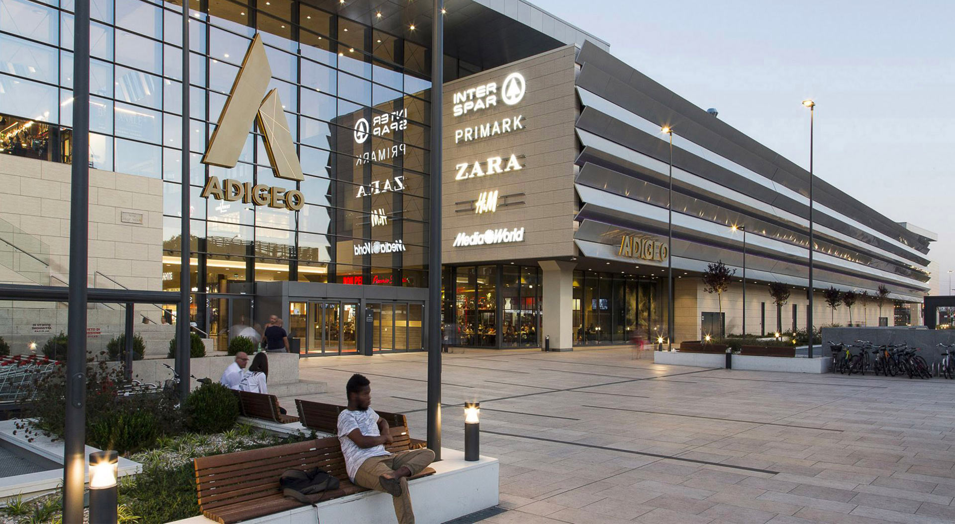 Shopping centre awards, innovation and cutting edge retail design - Adigeo, Verona, Italy